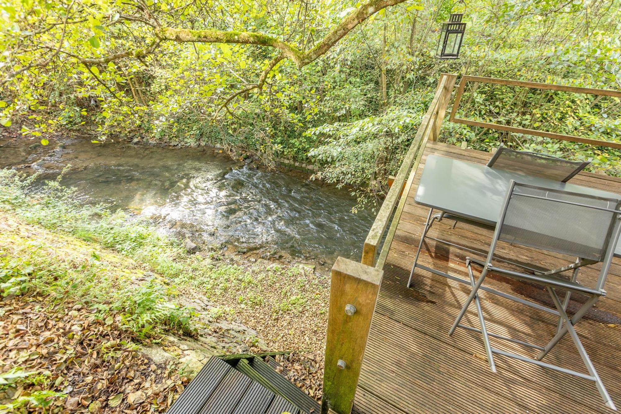 Le Lov'T - Suite Avec Jacuzzi Spontin エクステリア 写真
